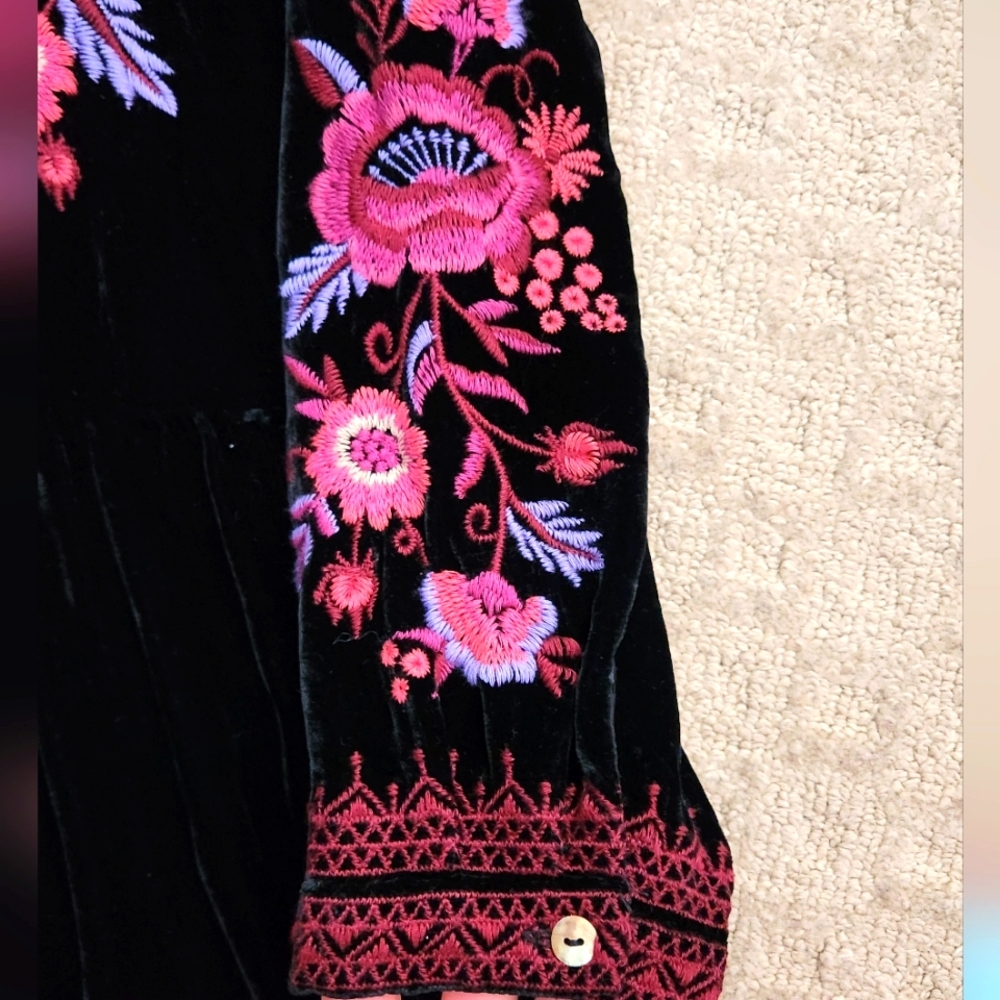Johnny Was Marcella Floral Velvet Henley Tunic Pockets Dress Heavy Embroidery M - Picture 4 of 13